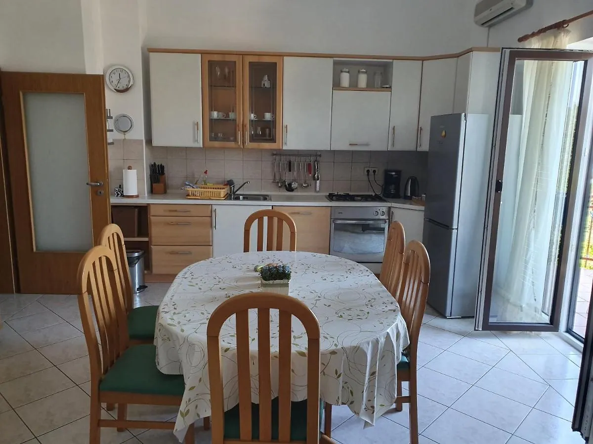Apartment Irena Malinska 0*,  Croatia